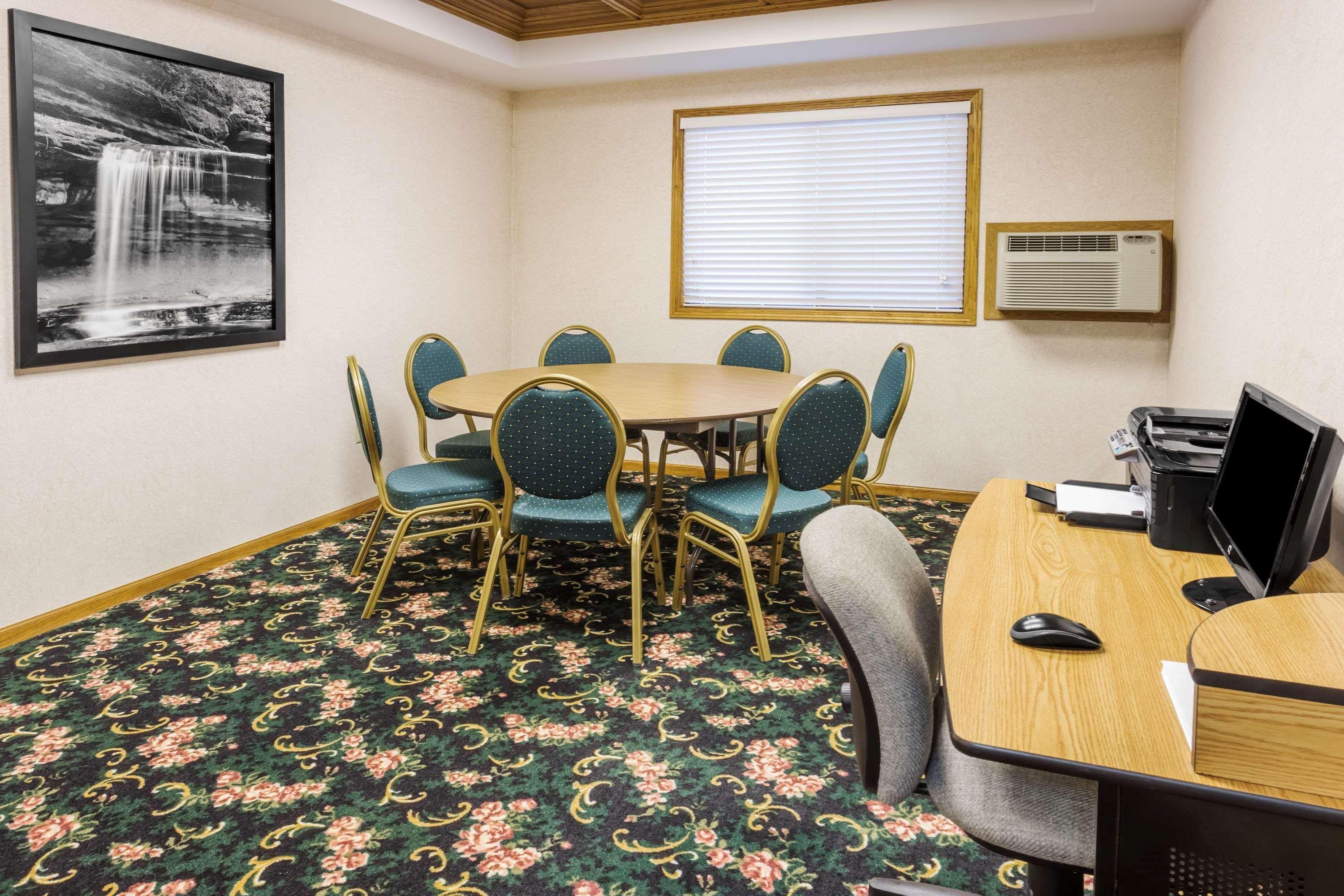 ซูเปอร์ 8 บาย วินด์แฮม ออตตาวา สตาร์ฟ ร็อก Hotel ภายนอก รูปภาพ