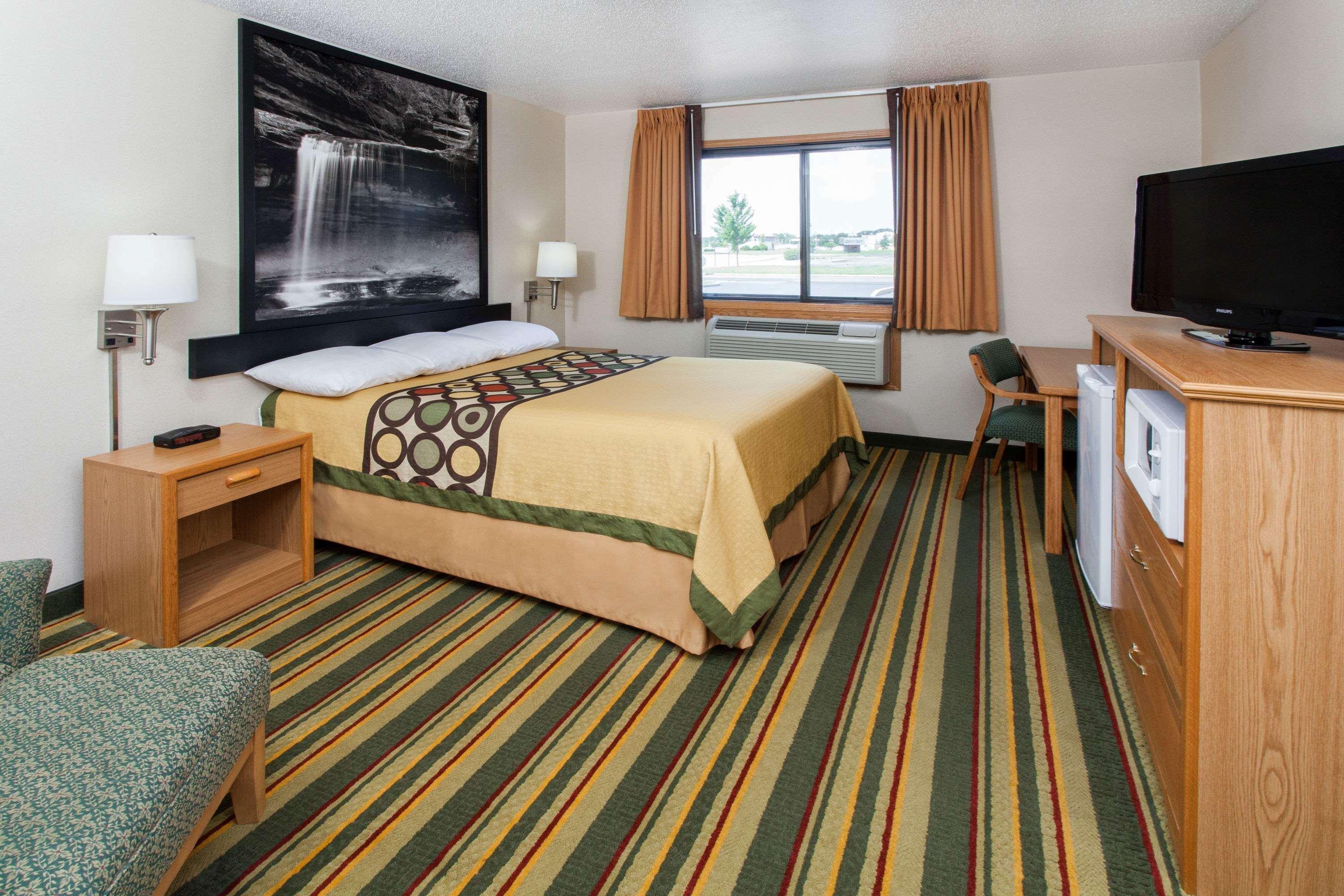 ซูเปอร์ 8 บาย วินด์แฮม ออตตาวา สตาร์ฟ ร็อก Hotel ภายนอก รูปภาพ